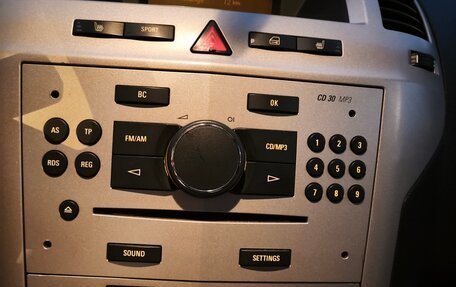 Opel Zafira B, 2008 год, 670 000 рублей, 18 фотография