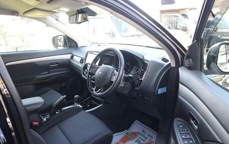 Mitsubishi Outlander III рестайлинг 3, 2018 год, 1 847 000 рублей, 7 фотография