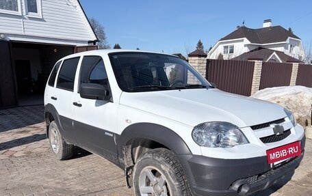 Chevrolet Niva I рестайлинг, 2014 год, 690 000 рублей, 3 фотография