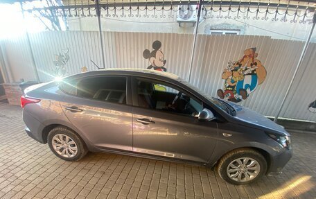 Hyundai Solaris II рестайлинг, 2020 год, 1 300 000 рублей, 5 фотография