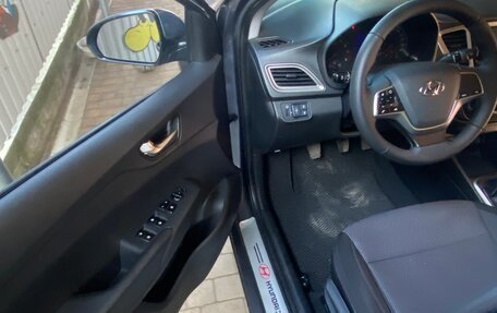 Hyundai Solaris II рестайлинг, 2020 год, 1 300 000 рублей, 10 фотография