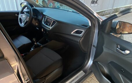 Hyundai Solaris II рестайлинг, 2020 год, 1 300 000 рублей, 11 фотография