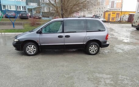 Chrysler Voyager III, 1999 год, 190 000 рублей, 1 фотография