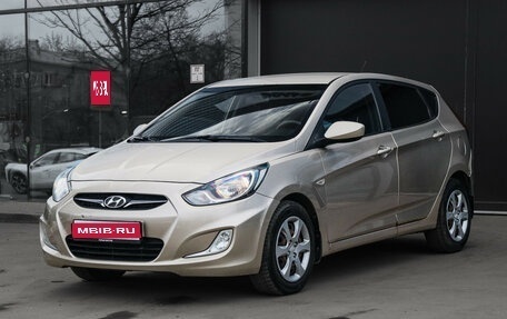 Hyundai Solaris II рестайлинг, 2011 год, 650 000 рублей, 1 фотография