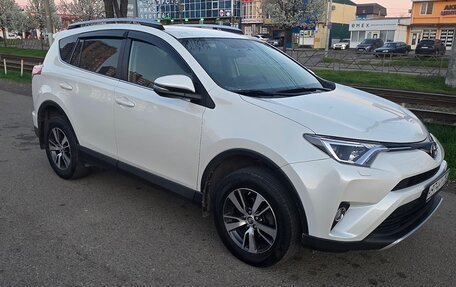 Toyota RAV4, 2016 год, 2 100 000 рублей, 2 фотография