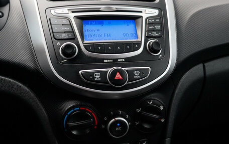 Hyundai Solaris II рестайлинг, 2011 год, 650 000 рублей, 13 фотография