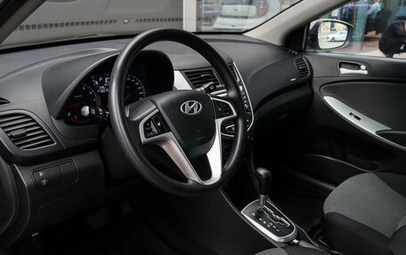 Hyundai Solaris II рестайлинг, 2011 год, 650 000 рублей, 12 фотография