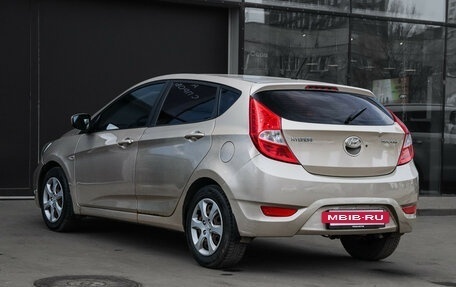 Hyundai Solaris II рестайлинг, 2011 год, 650 000 рублей, 6 фотография