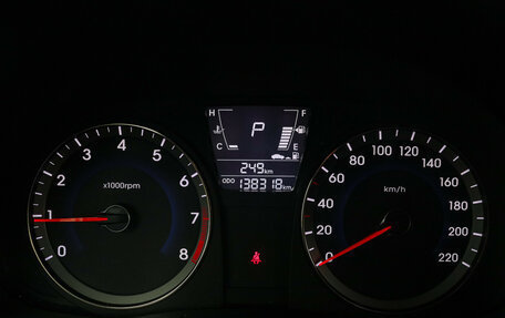 Hyundai Solaris II рестайлинг, 2011 год, 650 000 рублей, 16 фотография