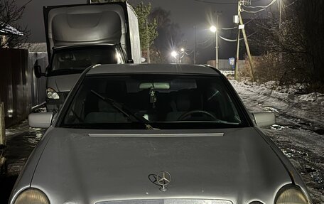 Mercedes-Benz E-Класс, 1998 год, 300 000 рублей, 4 фотография