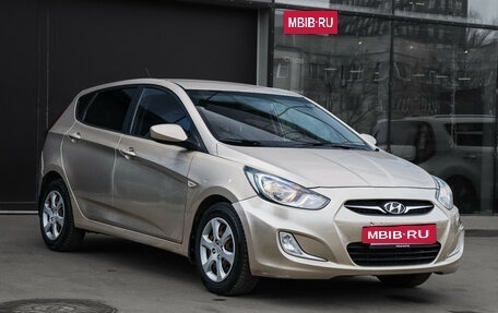 Hyundai Solaris II рестайлинг, 2011 год, 650 000 рублей, 3 фотография