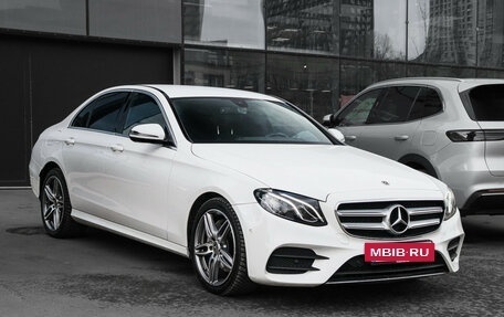Mercedes-Benz E-Класс, 2020 год, 4 150 000 рублей, 3 фотография