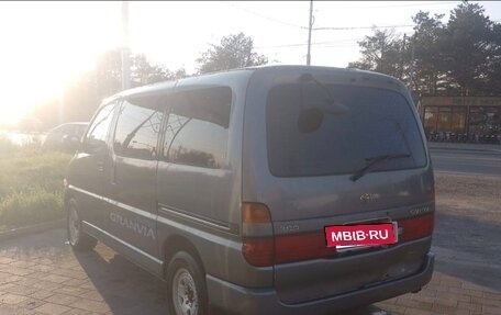 Toyota Granvia, 1998 год, 955 555 рублей, 5 фотография