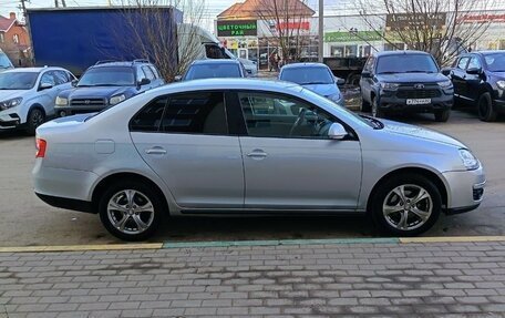 Volkswagen Jetta VI, 2010 год, 650 000 рублей, 2 фотография