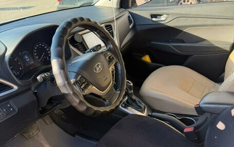 Hyundai Solaris II рестайлинг, 2017 год, 780 000 рублей, 8 фотография