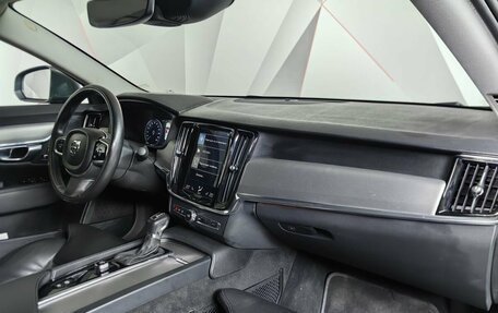 Volvo S90 II рестайлинг, 2017 год, 2 600 000 рублей, 12 фотография