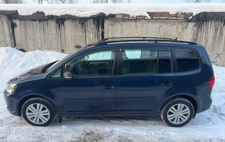 Volkswagen Touran III, 2012 год, 970 000 рублей, 1 фотография