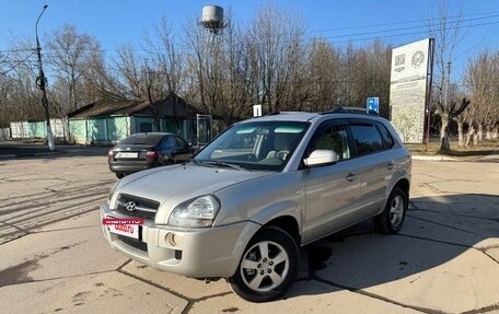 Hyundai Tucson III, 2004 год, 550 000 рублей, 2 фотография