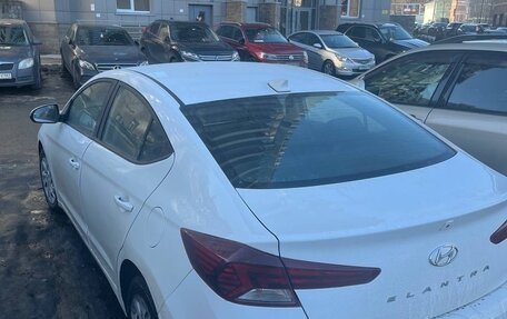 Hyundai Elantra VI рестайлинг, 2019 год, 1 010 000 рублей, 3 фотография