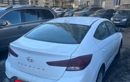Hyundai Elantra VI рестайлинг, 2019 год, 1 010 000 рублей, 4 фотография