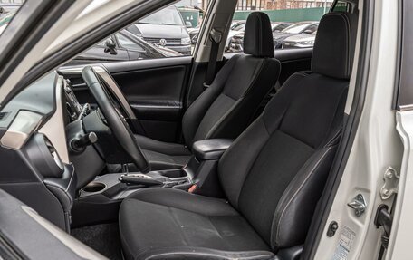 Toyota RAV4, 2015 год, 1 698 000 рублей, 10 фотография