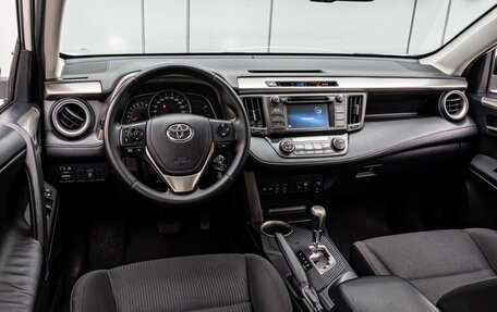 Toyota RAV4, 2015 год, 1 698 000 рублей, 6 фотография