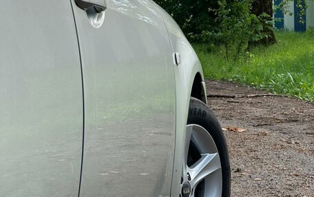 Toyota Avensis III рестайлинг, 2004 год, 700 000 рублей, 4 фотография