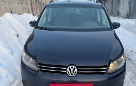 Volkswagen Touran III, 2012 год, 970 000 рублей, 3 фотография