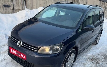 Volkswagen Touran III, 2012 год, 970 000 рублей, 2 фотография