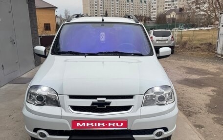 Chevrolet Niva I рестайлинг, 2015 год, 880 000 рублей, 1 фотография