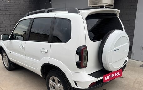 Chevrolet Niva I рестайлинг, 2015 год, 880 000 рублей, 6 фотография