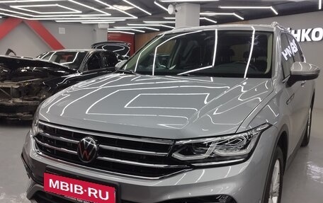 Volkswagen Tiguan II, 2021 год, 4 800 000 рублей, 1 фотография