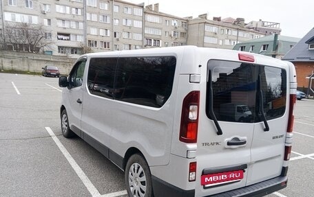 Renault Trafic, 2019 год, 3 200 000 рублей, 5 фотография