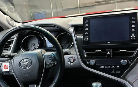 Toyota Camry, 2021 год, 2 600 000 рублей, 6 фотография