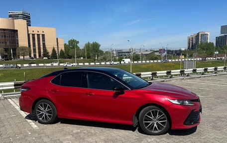 Toyota Camry, 2021 год, 2 600 000 рублей, 4 фотография