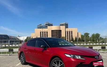 Toyota Camry, 2021 год, 2 600 000 рублей, 3 фотография