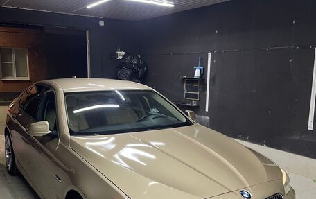 BMW 5 серия, 2011 год, 1 550 000 рублей, 3 фотография