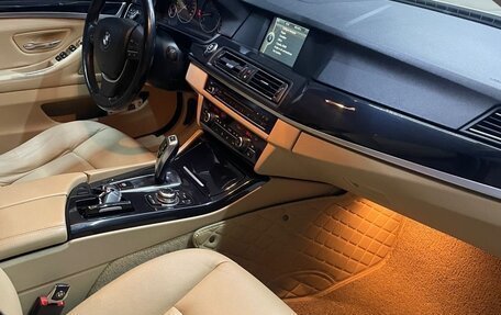 BMW 5 серия, 2011 год, 1 550 000 рублей, 2 фотография