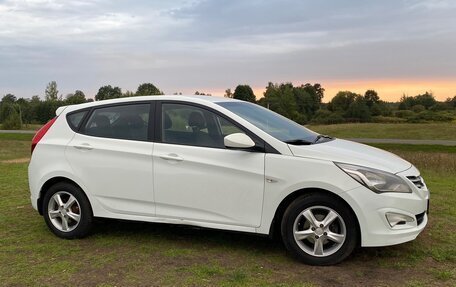 Hyundai Solaris II рестайлинг, 2015 год, 850 000 рублей, 3 фотография