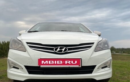 Hyundai Solaris II рестайлинг, 2015 год, 850 000 рублей, 5 фотография