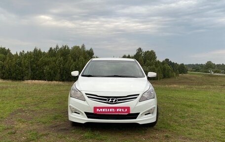Hyundai Solaris II рестайлинг, 2015 год, 850 000 рублей, 2 фотография