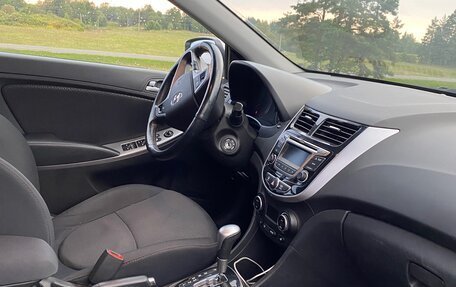 Hyundai Solaris II рестайлинг, 2015 год, 850 000 рублей, 7 фотография