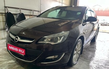Opel Astra J, 2013 год, 735 000 рублей, 2 фотография