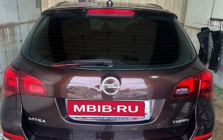 Opel Astra J, 2013 год, 735 000 рублей, 4 фотография