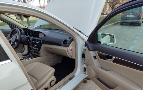 Mercedes-Benz C-Класс, 2011 год, 1 440 000 рублей, 24 фотография