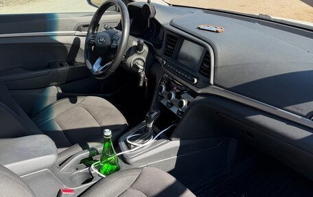 Hyundai Elantra VI рестайлинг, 2019 год, 1 610 000 рублей, 8 фотография