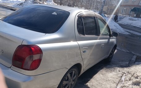 Toyota Platz, 2001 год, 350 000 рублей, 4 фотография