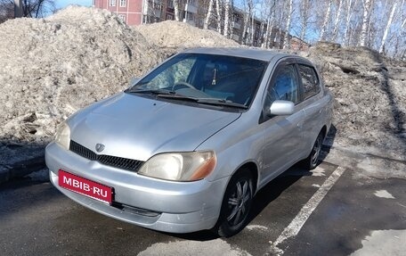 Toyota Platz, 2001 год, 350 000 рублей, 1 фотография