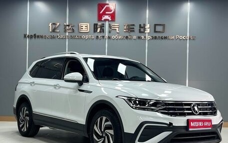 Volkswagen Tiguan II, 2022 год, 2 780 000 рублей, 1 фотография