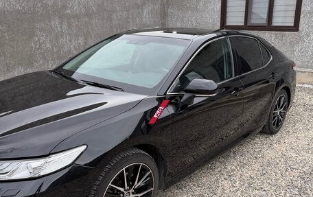 Toyota Camry, 2018 год, 2 150 000 рублей, 2 фотография